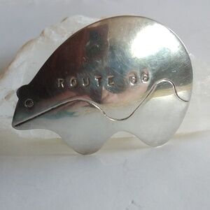 VINTAGE LARGE STERLING PIN / PENDANT BEAR ROUT 66 T- 78 925